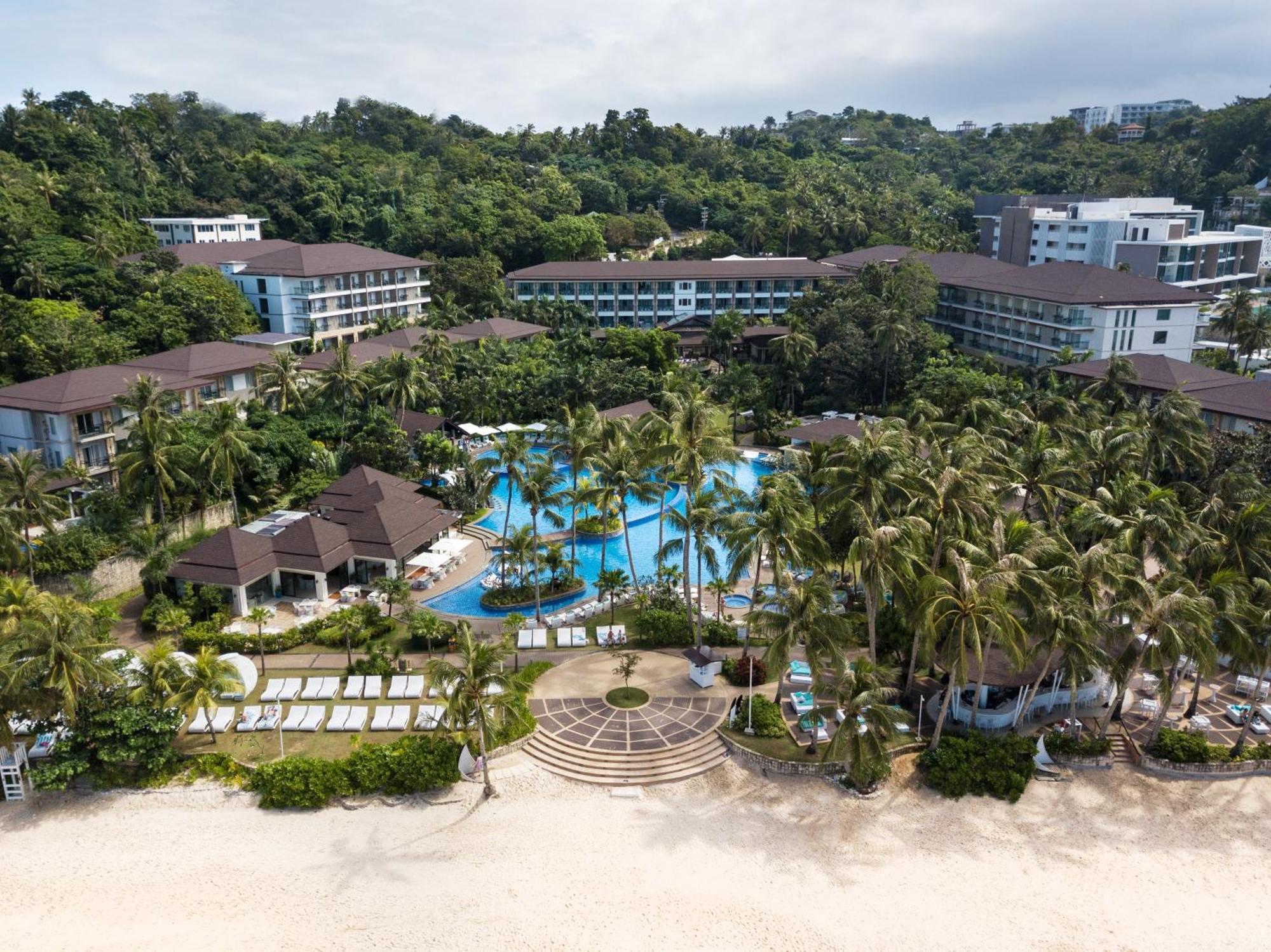 Movenpick Resort & Spa Boracay Yapak Exterior photo The resort's main pool
