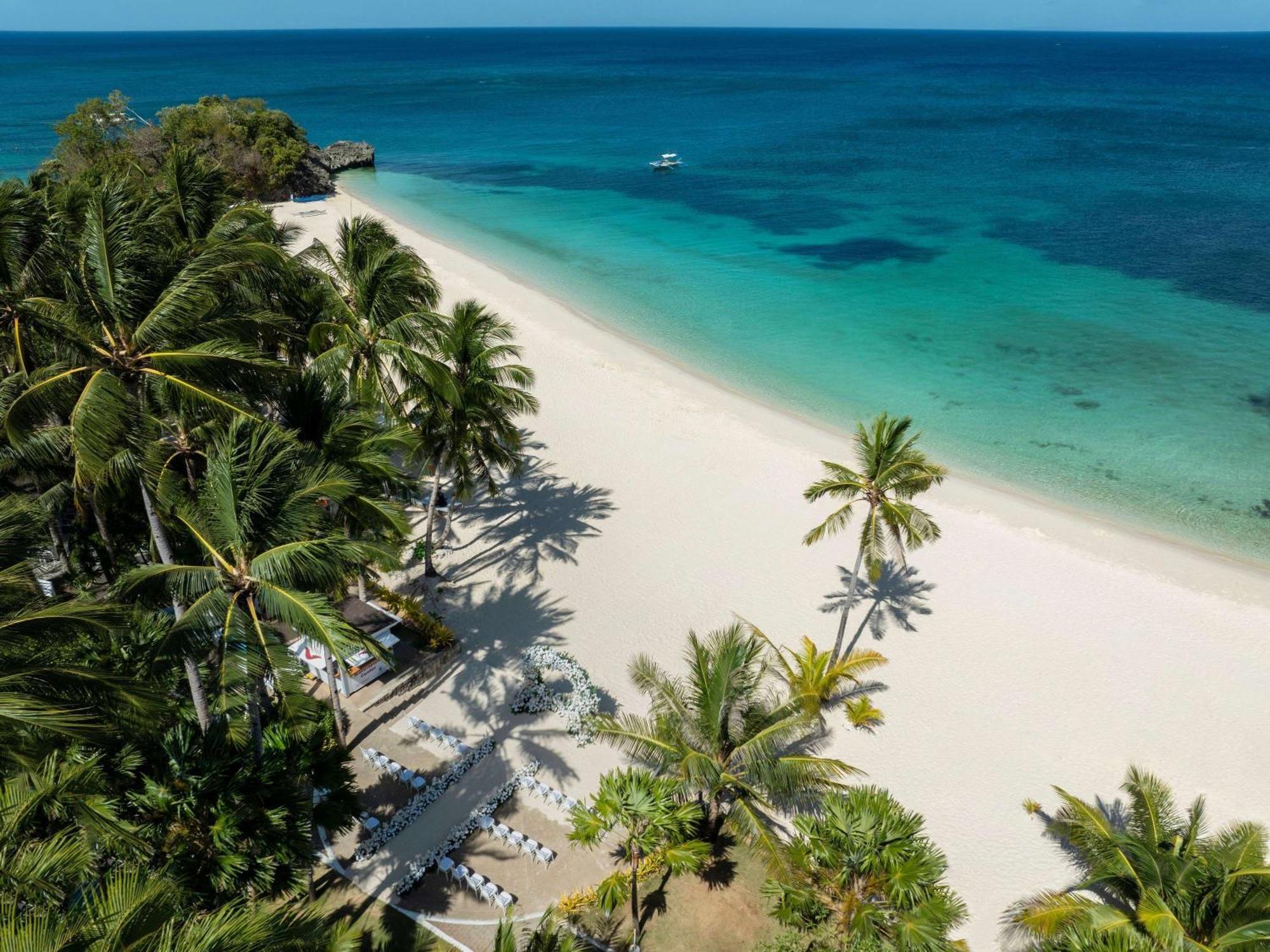 Movenpick Resort & Spa Boracay Yapak Exterior photo Beach at the island of Siargao