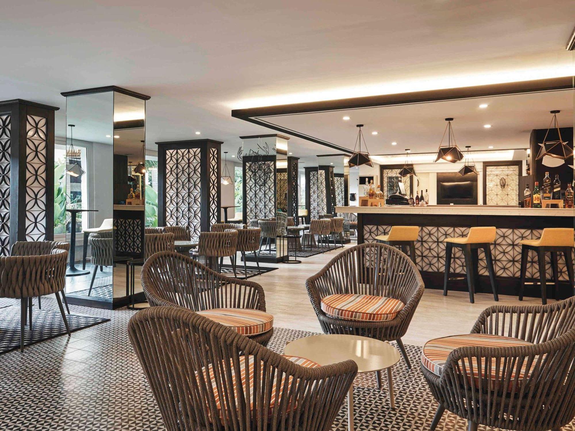 Movenpick Resort & Spa Boracay Yapak Exterior photo The lounge at the airport