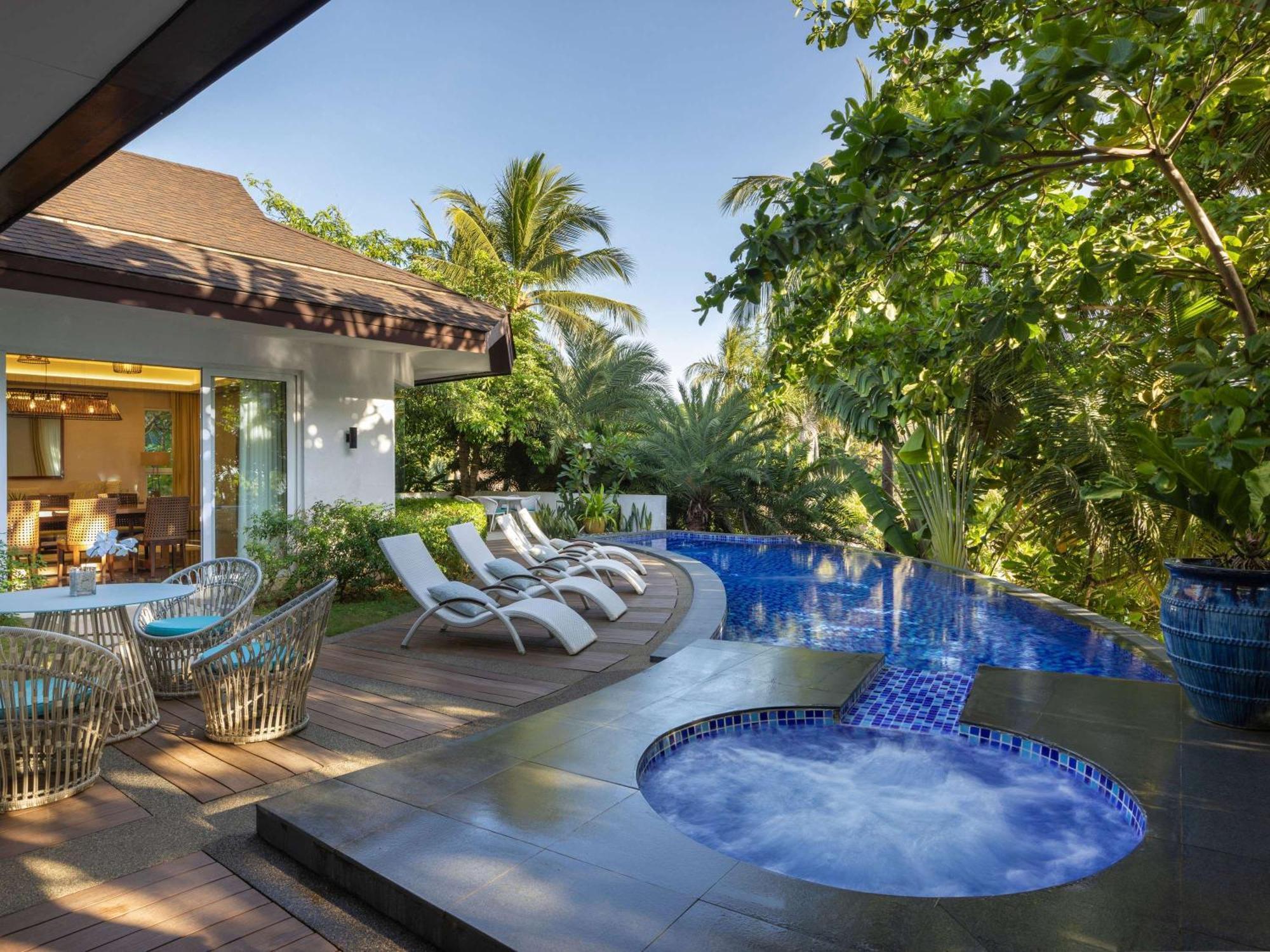 Movenpick Resort & Spa Boracay Yapak Exterior photo A pool villa at the resort