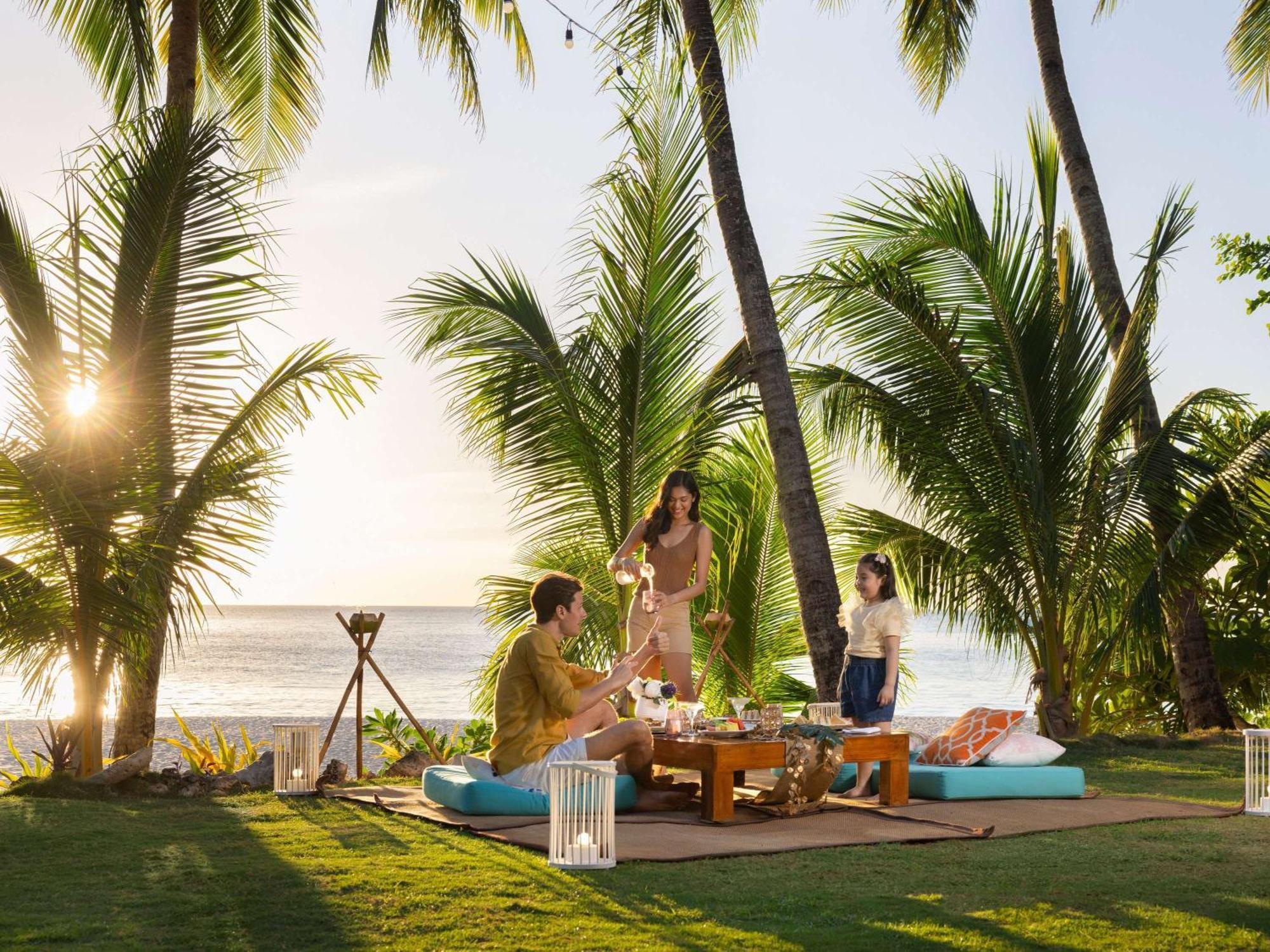 Movenpick Resort & Spa Boracay Yapak Exterior photo A picnic in Hawaii