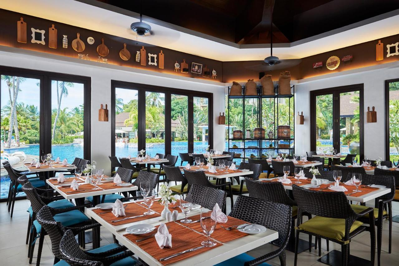 Movenpick Resort & Spa Boracay Yapak Exterior photo The restaurant at the resort