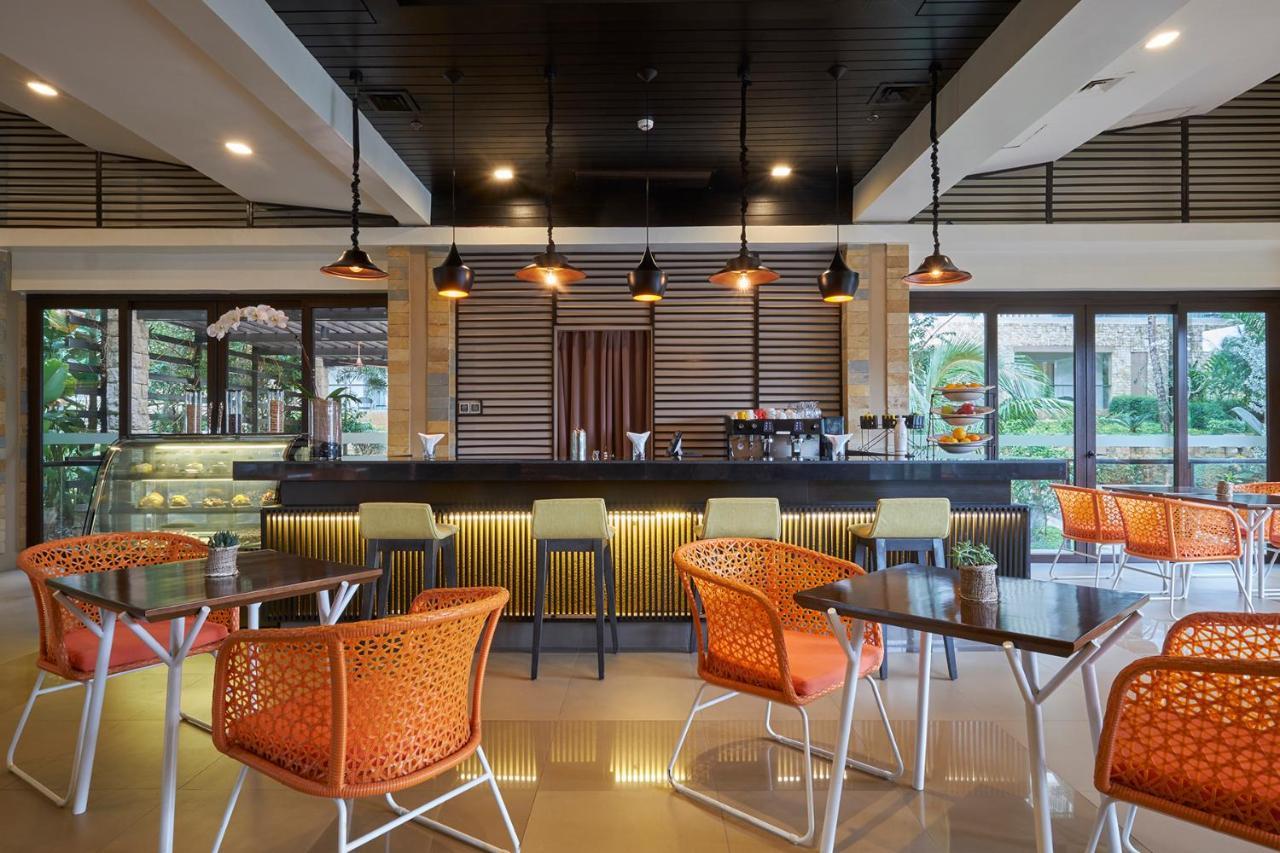 Movenpick Resort & Spa Boracay Yapak Exterior photo The Coffee Shop